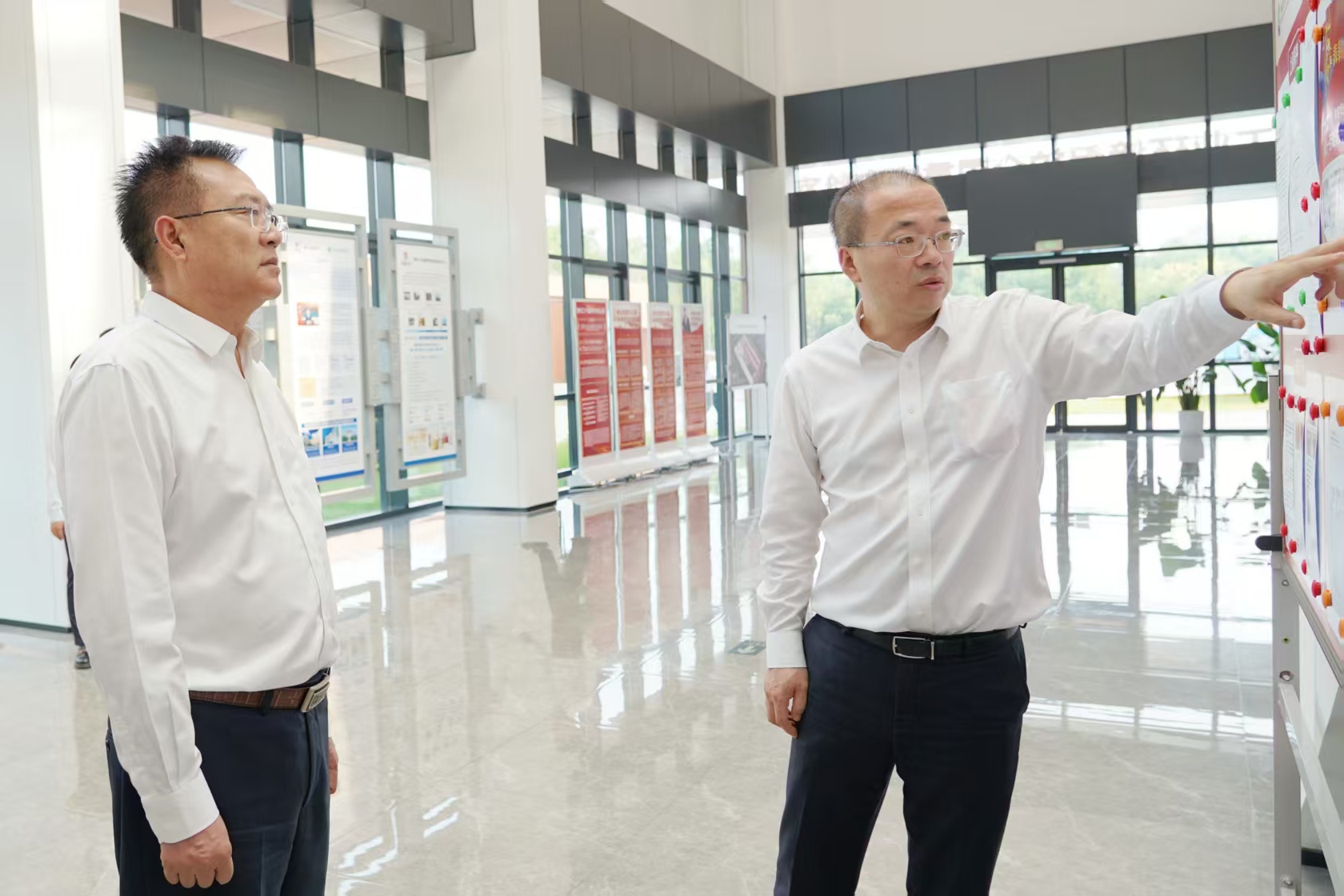 調研中冶建研院鋼鐵工業(yè)環(huán)境保護全國重點實驗室